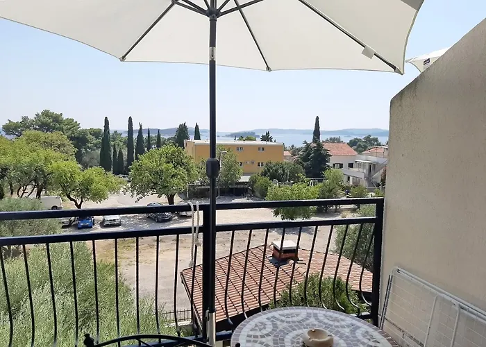 Apartments Trstenica