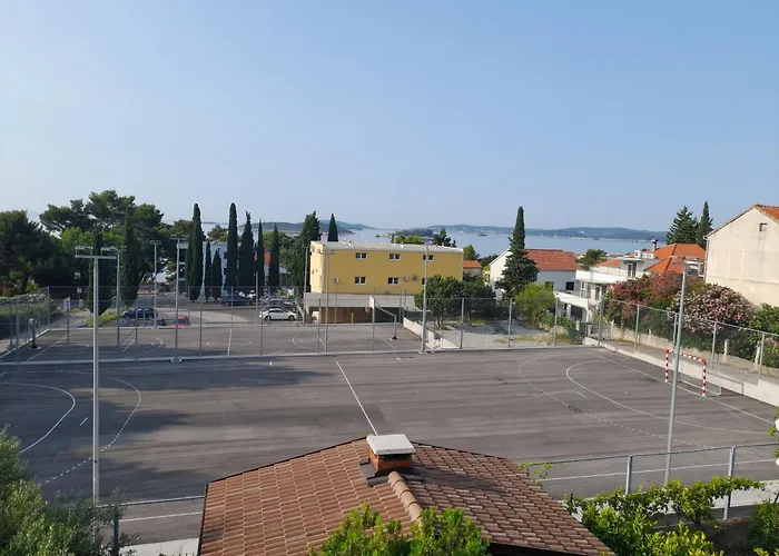 Apartments Trstenica